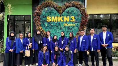 Asistensi Mengajar di SMK Negeri 3 Malang: Jadilah Trauma Positif bagi Peserta Didik!