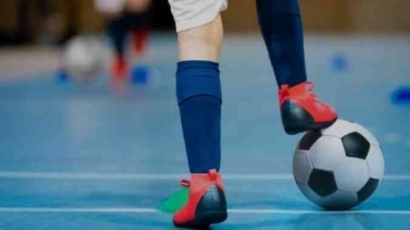 Peran Guru Olahraga dalam Menjelaskan Materi Permainan Futsal