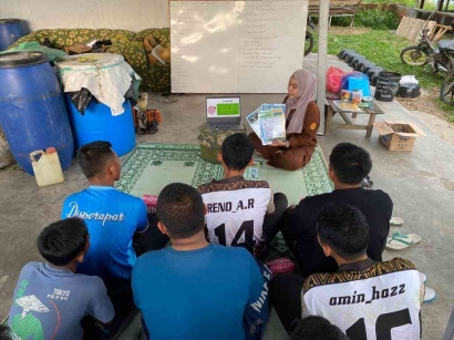Program OVOC IPB Sosialisasikan Prinsip Dasar Biosecurity dan SOP pada Komoditas Kambing di Ponpes Al Islam, Kalimantan Selatan