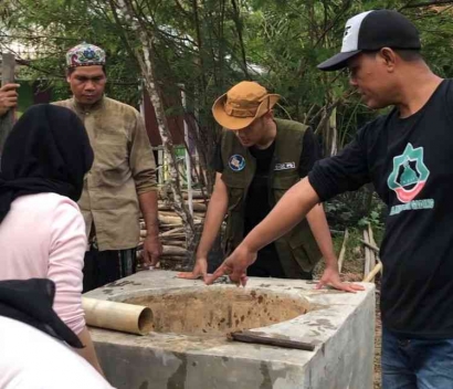 Mahasiswa IPB University Bantu Pondok Pesantren Miftahul Ulum Tingkatkan Resirkulasi Air Kolam