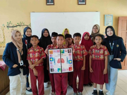 Mahasiswa KKN-T 05 Universitas Negeri Surabaya Kembangkan Media Pembelajaran IPA dan Matematika untuk Meningkatkan Kognitif Siswa SDN Gondang