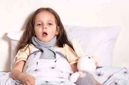 Anak Sering Batuk dan Pilek: Waspada Gejala Tonsilitis akibat Pola Makan Buruk pada Anak
