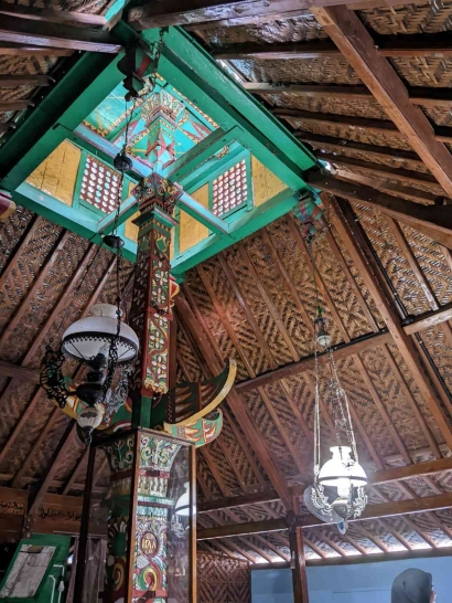 Ciri Khas Daya Tarik Masjid Saka Tunggal Baitussalam Cikakak