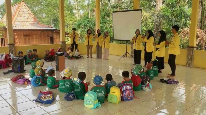 Mahasiswa UNNES GIAT 6 Tingkir Tengah Implementasikan Pola Hidup Bersih dan Sehat dengan Edukasi Cuci Tangan di PAUD Natura