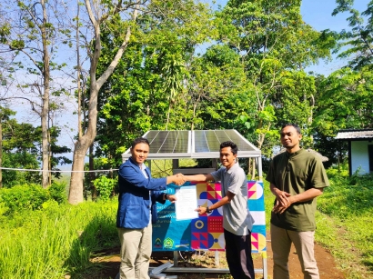 Dosen IAIN Madura Bawa Cahaya Baru: Implementasi PLTS untuk Penerangan di Daerah 3T Kawasan Wisata Rumah Pohon Gangga Murmas