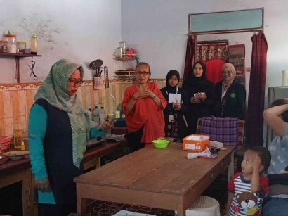 Pemberantasan Sarang Nyamuk di Desa Tanggung, RW 06, dengan Partisipasi Kader dan Mahasiswa KKM UIN Malang