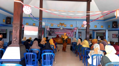 Perempuan Bersuara: Kegiatan KKM Kelompok 141 Abhipraya Acalapati dalam Memperingati Hari Ibu di Desa Gedog Wetan