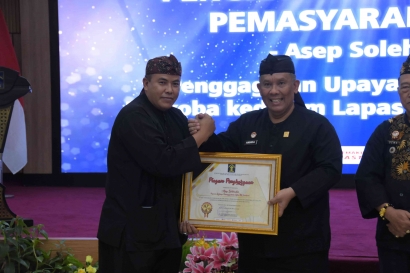 Petugas Lapas Sukabumi Terima Penghargaan Dari Kanwil Kemenkumham Jawa Barat