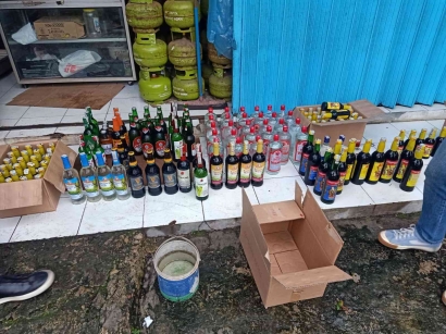 Polres Subang saat Nataru Gelar Razia Minuman Keras