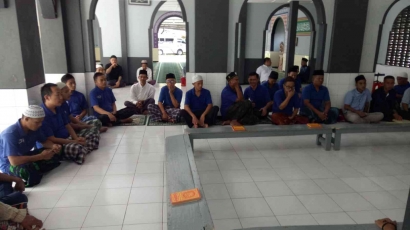 Keheningan Berkah: Yasinan Penuh Kedamaian di Masjid At Taqwa Lapas Magelang