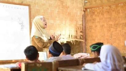 Urgensi Peningkatan Kompetensi Guru Hingga Pemerataan Pendidikan di Indonesia
