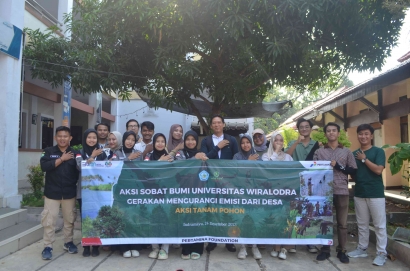 600 Bibit Mangrove untuk Selamatkan Pantai Tiris: Aksi #GEMES SoBi Universitas Wiralodra di HUT Pertamina Ke-66