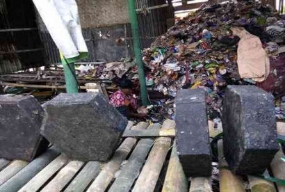 From Waste to Infrastructure: Paving Block as an Innovative Measure in Waste Management