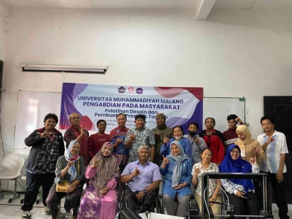 Pelatihan Inovasi Tangan Prostetik bagi Penyandang Disabilitas dari Pengabdian Masyarakat oleh Mahasiswa Mitra Dosen Kelompok 77