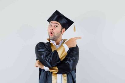 5 Alternatif Pasca Lulus Kuliah untuk Fresh Graduate: Pilihan Karir Sebelum Dapat Kerja Full Time!