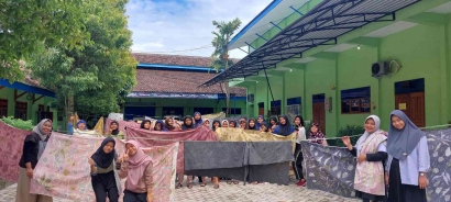 Membangun Kreativitas dan Jiwa Wirausaha Siswa Melalui Batik Ecoprint SMKN 2 Ngawi