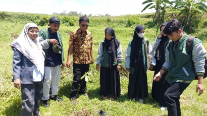 Pohon untuk Masa Depan, Program Penghijauan oleh Mahasiswa KKN-T Unira Malang Kel. 7, Perhutani, dan Desa