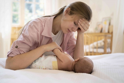 Di Balik Buaian Bayi: Membongkar Mitos Baby Blues dan Tips untuk Tetap Bahagia