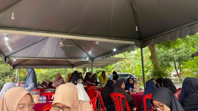 Warga Banting Selangor Ajak Mahasiswa KKM UIN Maulana Malik Ibrahim Malang Tahlil Do'a Bersama dan Pembacaan Yasin