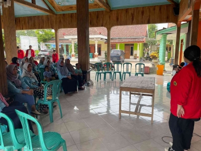 KKN UNTAG Surabaya Luncurkan Program Pembuatan Lilin Aromaterapi Ramah Lingkungan di Desa Bening