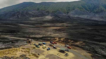 Kebakaran Hutan dan Lahan di Kawasan Bromo, Jawa Tengah, Kelalaian Ulah Manusia