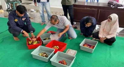Mahasiswa KKN 05 UNEJ Ajak Masyarakat Memanfaatkan Sampah Organik Rumah Tangga dengan Inovasi Budidaya Magot