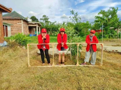 Redesign Tata Letak Greenhouse oleh Mahasiswa Untag Surabaya di Desa Kebontunggul