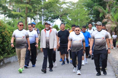 Dilepas Irjen Razilu, Kemenkumham Sulteng Semarakkan HBI Ke-74 dengan Fun Walk di Kota Luwuk