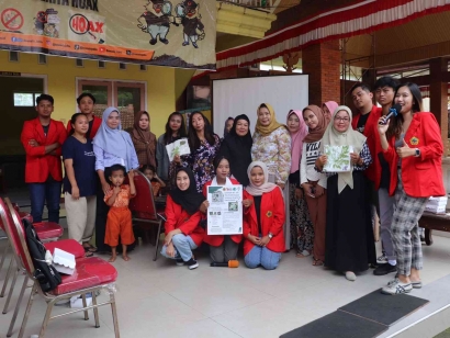 Pemberdayaan Ecoprint Kreatif: Mahasiswa Pengabdian Masyarakat UNTAG Surabaya Beri Sentuhan Inspiratif Bagi Ibu-ibu PKK di Desa Kalikatir