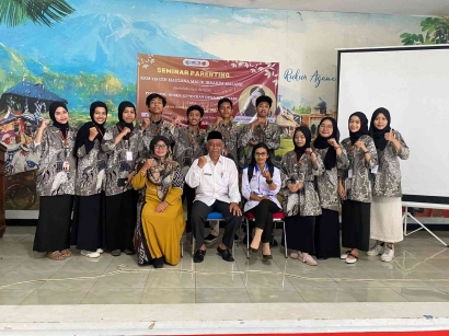 Seminar Parenting "Sukses Anak Berawal dari Orang Tua" KKM 219 UIN Malang Kolaborasi dengan Posyandu Dusun Genderan Desa Sukodadi