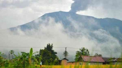 Erupsi Gunung Merapi di Sumatera Barat
