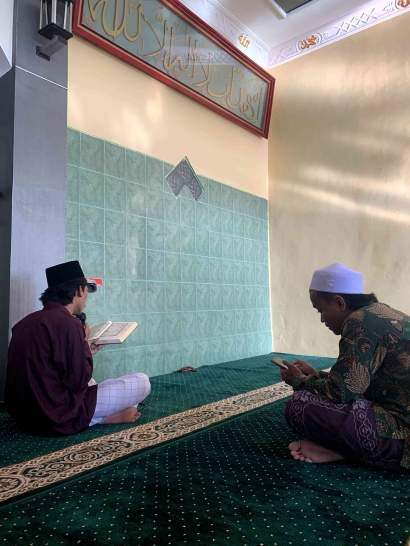 Kelompok KKM 190 dan 191 Menyelenggarakan Khataman Al-Qur'an Perdana di Mushola Nurus'suada