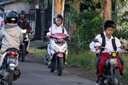 Menilik Fenomena Siswa di Bawah Umur Mengendarai Sepeda Motor