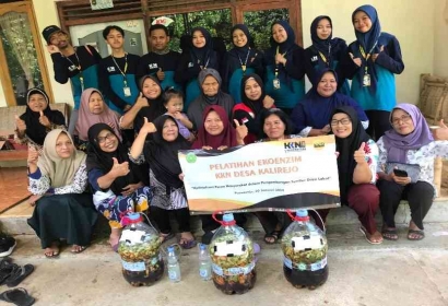 KKN Universitas Muhammadiyah Purworejo Kelompok 37 Tahun 2024 Gelar Pelatihan Eco Enzym bersama KWT Melati dan KWT Kantil di Desa Kalirejo