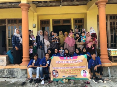 Kelompok 22 KKN-T Universitas PGRI Madiun Melakukan Penyuluhan Stunting dan Pemberian Makanan Tambahan (PMT) di Dusun Jasem