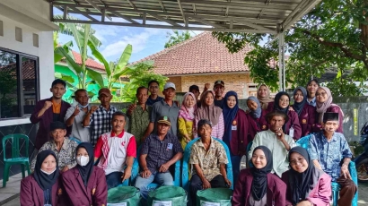 Mahasiswa KKN UNSIKA Menginspirasi Petani Desa Cintalanggeng Melalui Pengomposan Sampah Organik