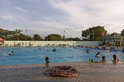 Kolam Renang Wirabraja: Tempat Berenang Asik dan Menyenangkan di Kota Padang