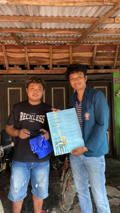 Prioritaskan Keselamatan: Mahasiswa KKN Tim 1 UNDIP Bangkitkan Kesadaran mengenai K3 pada Bengkel Las di Desa Jatilawang