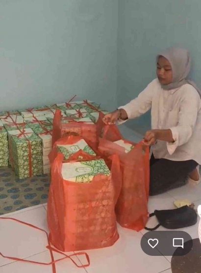 Jum'at Berkah, Laznas Dewan dakwah Yogyakarta Bagikan Ratusan Nasi Kotak Untuk Warga Sekitar UIN Sunan Kalijaga