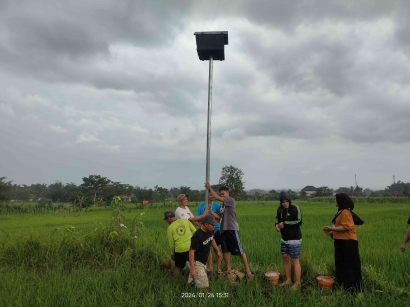 Implementasi TTG Rumah Burung Hantu di Dusun Getas oleh KKN-T MBKM Kelompok 15 Universitas PGRI Madiun