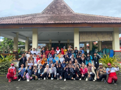 Semarak Senam Jantung: KKM 133 UIN Malang bersama Masyarakat Kecamatan Tumpang Meramaikan Kegiatan Senam Jantung