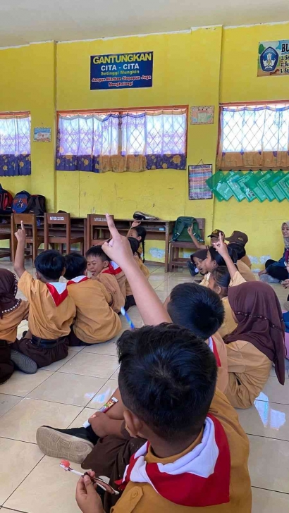 Mahasiswa KKN Universitas Airlangga BBK 3 2024 Giat Sosialisasi Kebersihan Cuci Tangan dan Gosok Gigi 