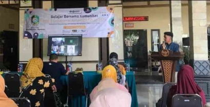 Mahasiswa KKN BBK 3 Airlangga 2024 Mendorong Kemajuan UMKM Desa karangrejo melalui Program Pemasaran Digital