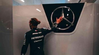 Resmi! Lewis Hamilton Pindah Ke Tim Ferrari Pada Tahun 2025