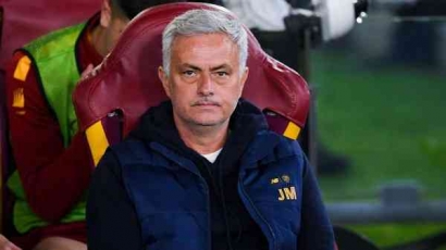 Didepak dari AS Roma, Mourinho Ingin Kembali Melatih Manchester United