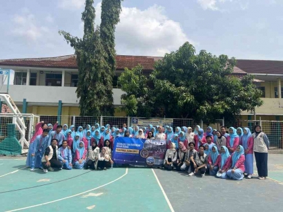 Menuju Indonesia Cerdas 2045 Mahasiswa KKN UNSIKA Desa Kondangjaya Adakan Sosialisasi Bijak dalam Bermedia Sosial