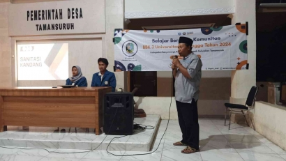 Mengajarkan kepada Masyarakat Dusun Andong dan Kerajan Bagaimana Cara Mensanitasi Kandang Ternak