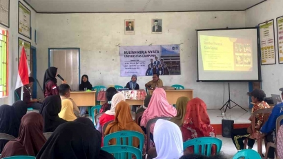 KKN UNILA Berhasil Mensosialisasikan Pembuatan Gula Semut dari Nira Kelapa Sawit yang Sangat Ekonomis