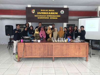 Kelompok 28 KKN UMD Universitas Jember: Menapaki Jalan Manis Desa Jambearum dengan Selai dan Dodol Durian