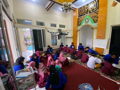 Bentuk Pengabdian KKM "Sewagati Dua Tujuh" UIN Malang dengan Mengajar di TPQ Al-Hidayah Dusun Kuthobedah, Desa Kemantren, Kecamatan Jabung